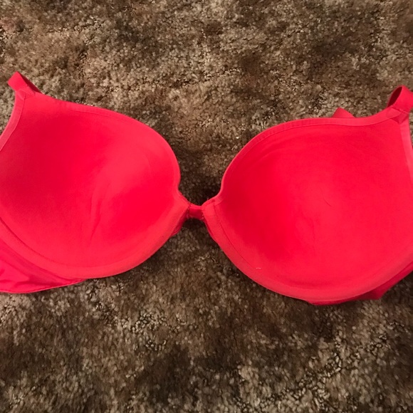 Pink Victoria Secret bra - Picture 2 of 3